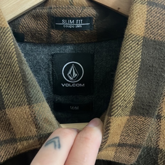 Men’s button down flannel - Picture 2 of 2